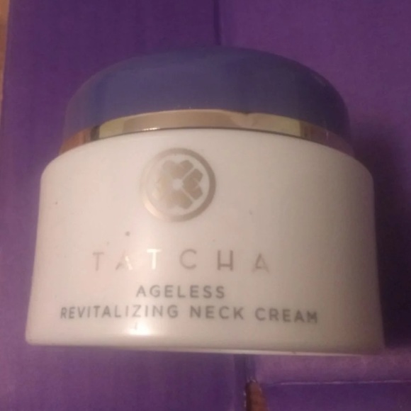 Tatcha ageless renewal neck cream - Picture 3 of 4